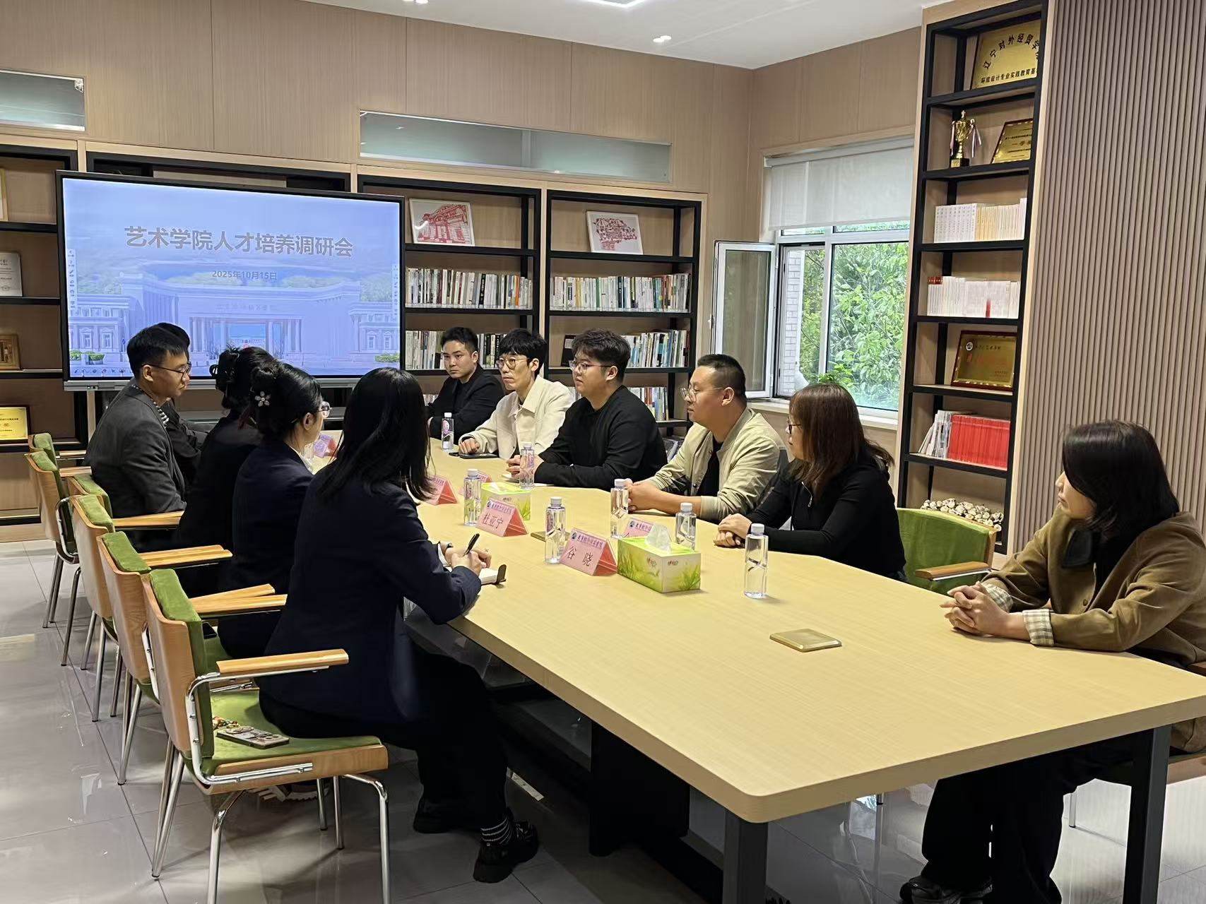遼寧對(duì)外經(jīng)貿(mào)學(xué)院 經(jīng)濟(jì)貿(mào)易咨詢領(lǐng)域的專(zhuān)業(yè)力量